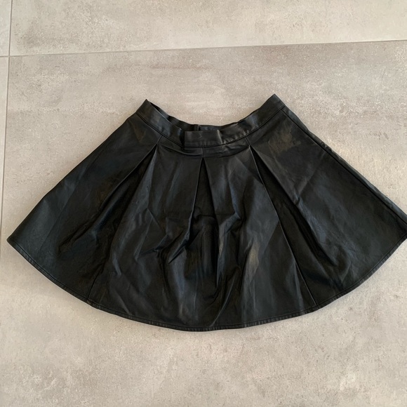 MINKPINK PLEATHER SKIRT - Picture 3 of 10
